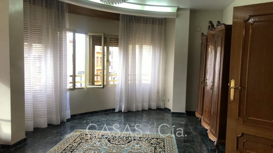 5 bedroom Apartment for sale in Oliva - € 220,000 (Ref: 8260785)