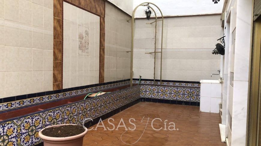 5 bedroom Apartment for sale in Oliva - € 220,000 (Ref: 8260785)