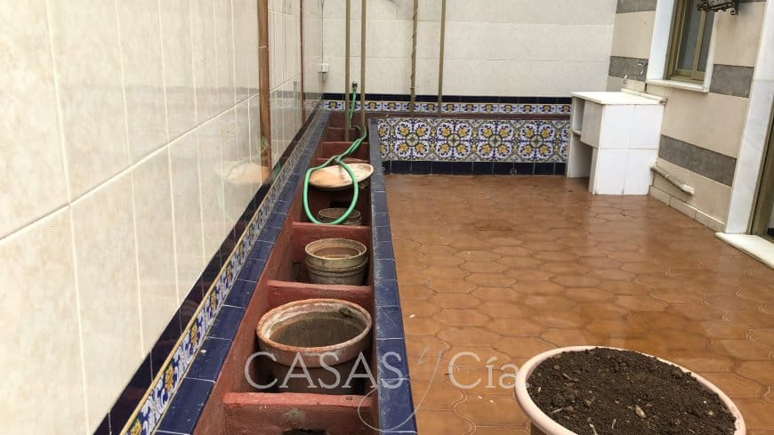 5 bedroom Apartment for sale in Oliva - € 220,000 (Ref: 8260785)