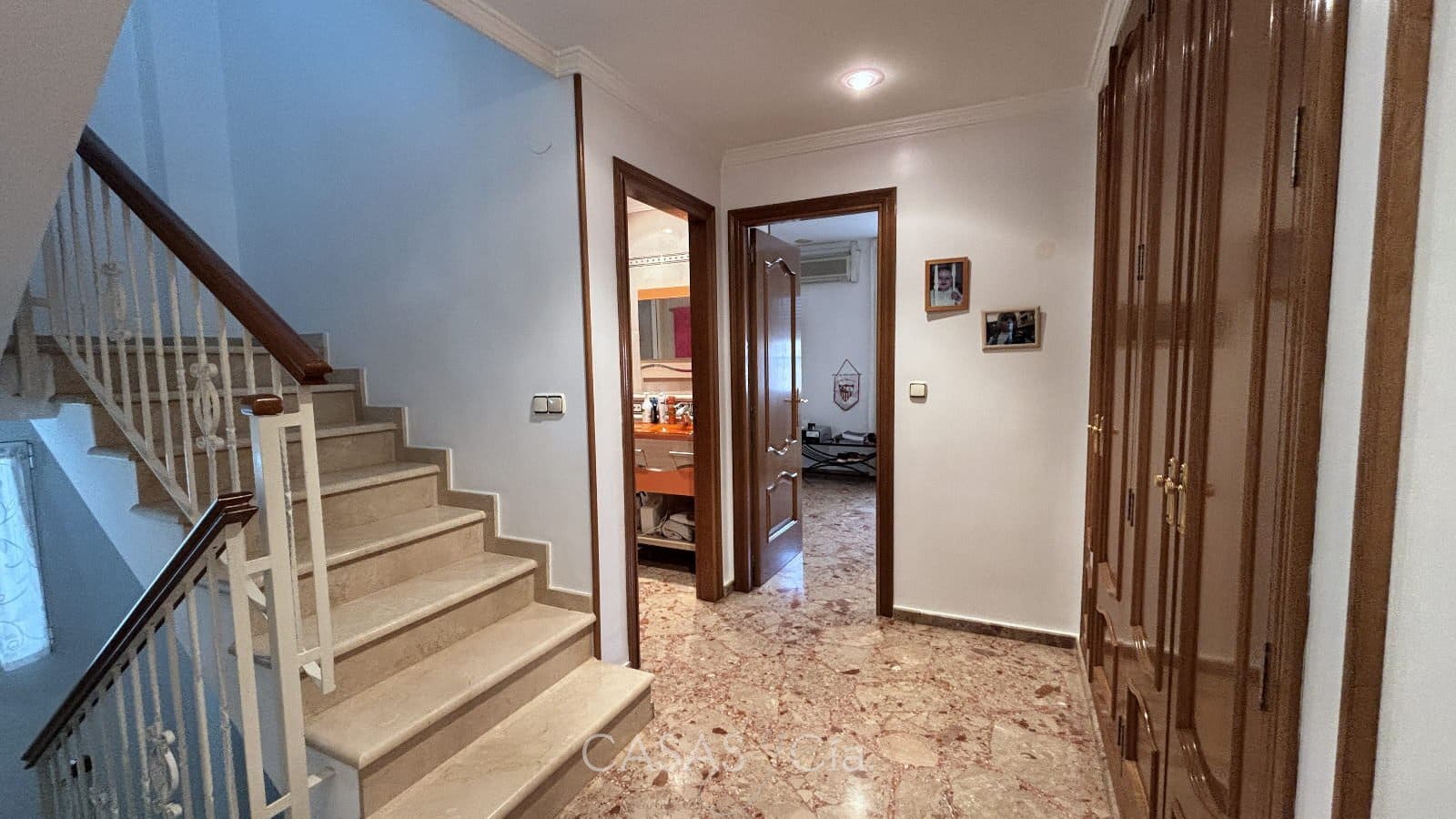 6 chambre Villa/Maison à vendre à Oliva avec piscine - 390 000 € (Ref: 8845673)