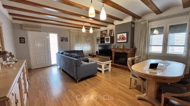 6 chambre Villa/Maison à vendre à Oliva avec piscine - 390 000 € (Ref: 8845673)