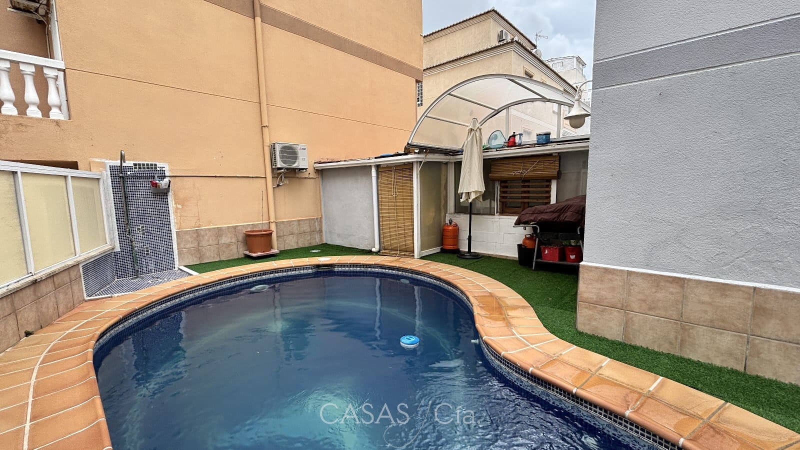 6 chambre Villa/Maison à vendre à Oliva avec piscine - 390 000 € (Ref: 8845673)