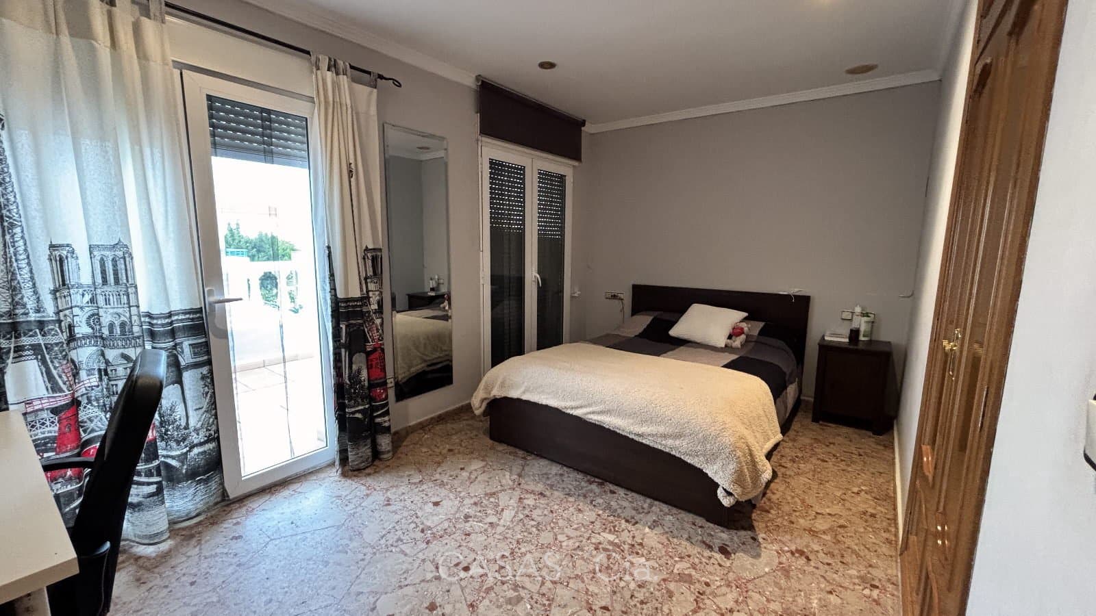 6 chambre Villa/Maison à vendre à Oliva avec piscine - 390 000 € (Ref: 8845673)