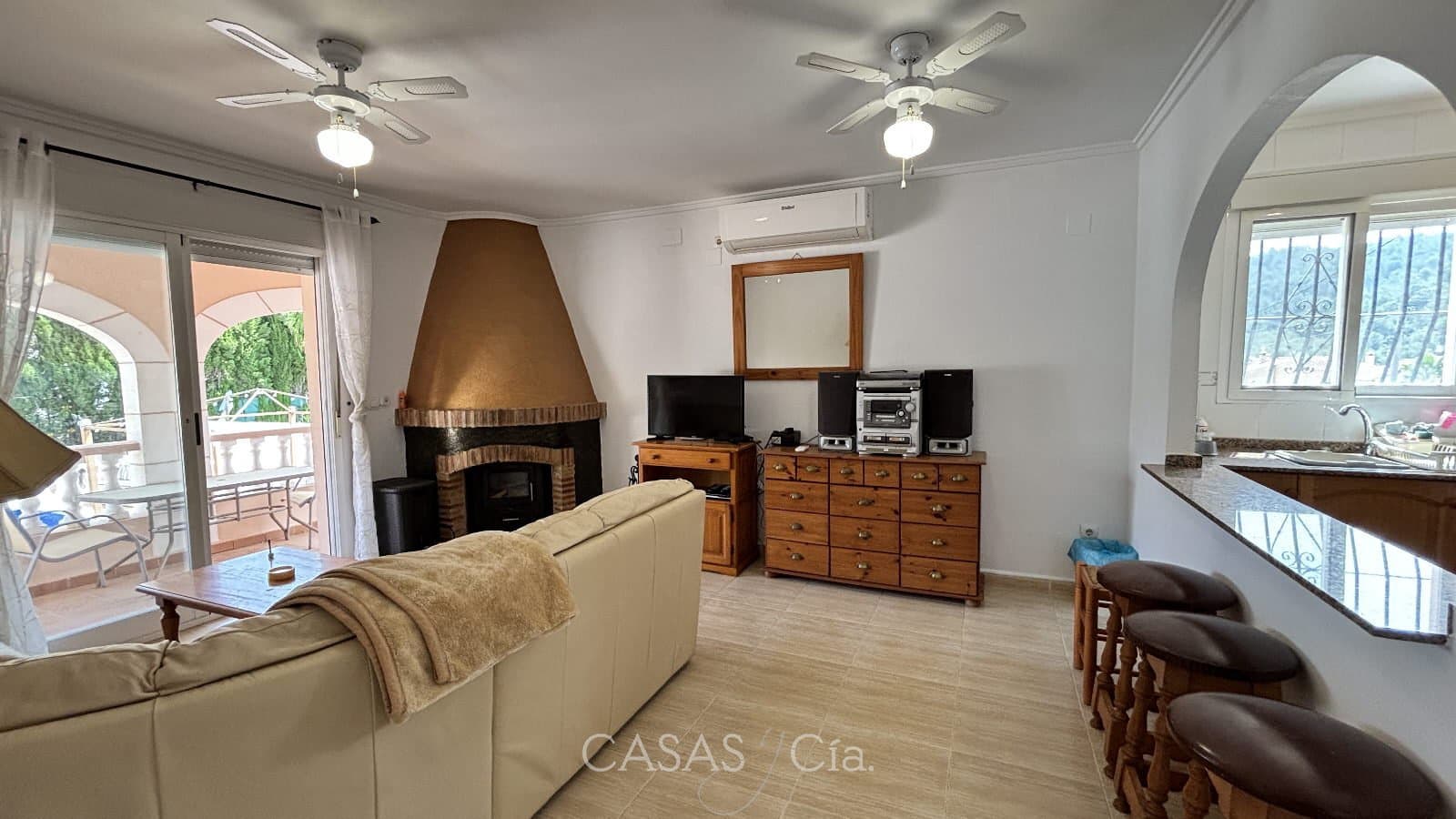 3 soveværelse Villa til salg i La Font d'En Carros med swimmingpool - € 274.000 (Ref: 9030626)