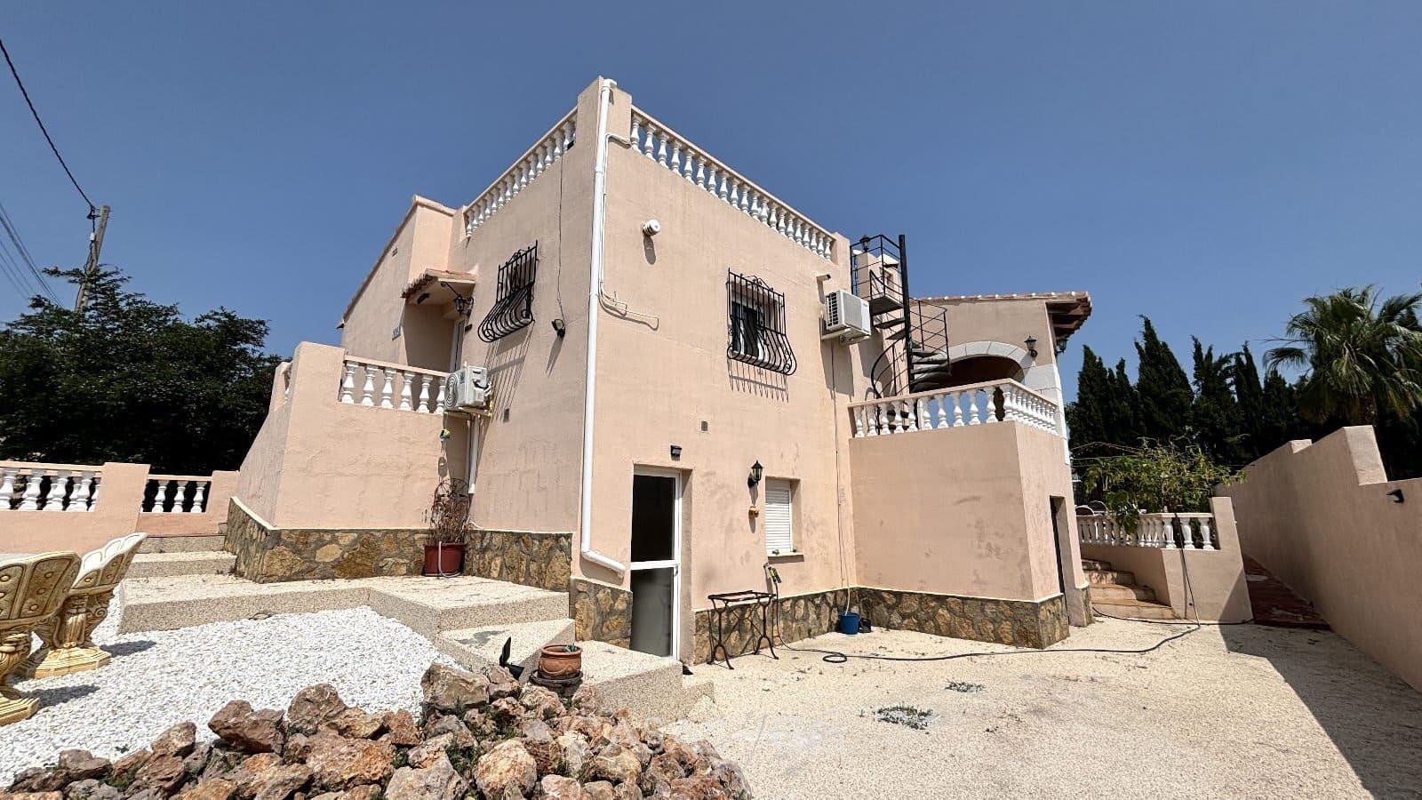 3 soveværelse Villa til salg i La Font d'En Carros med swimmingpool - € 274.000 (Ref: 9030626)