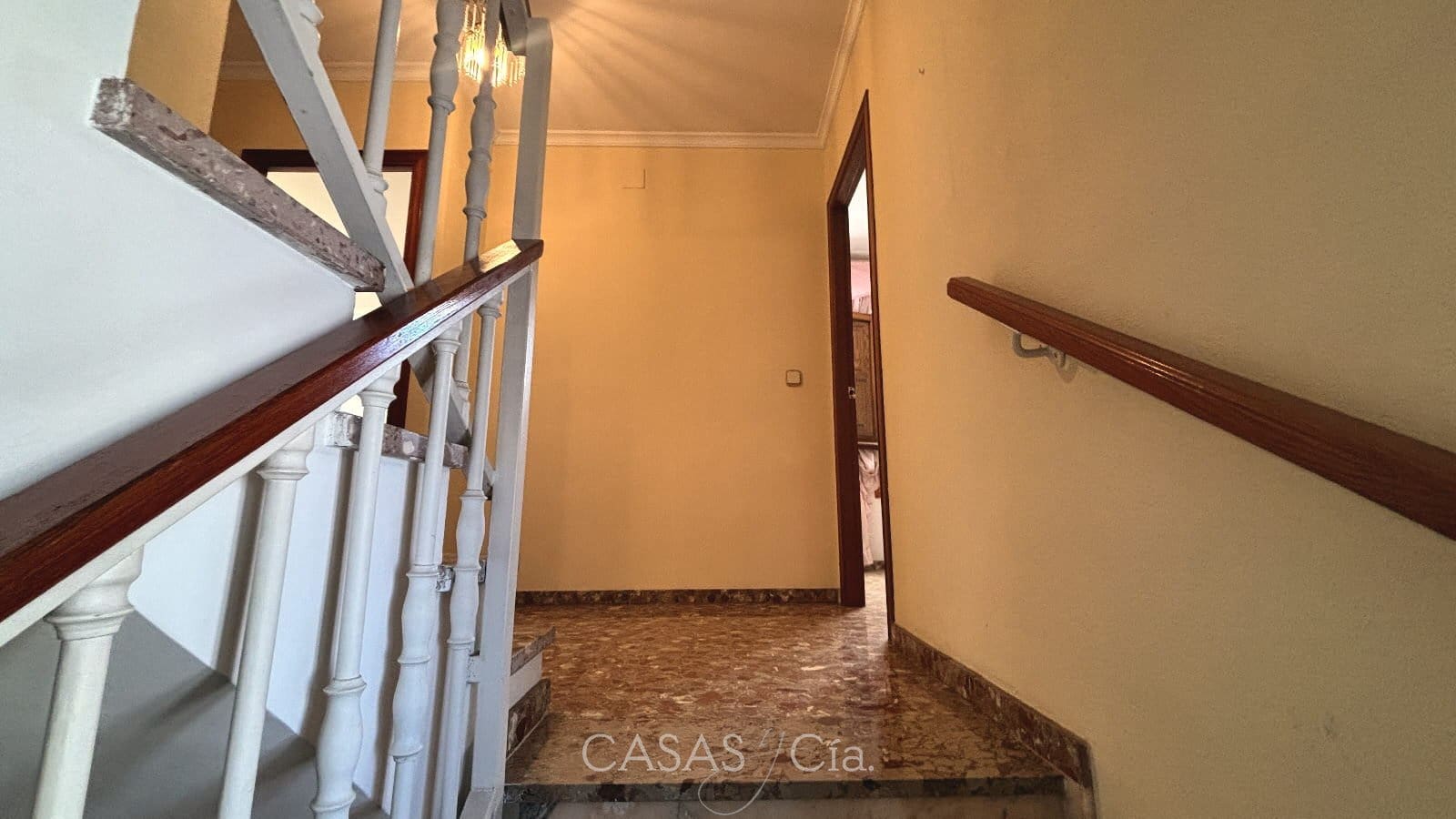 4 chambre Maison de Ville à vendre à Oliva avec garage - 299 950 € (Ref: 9369273)