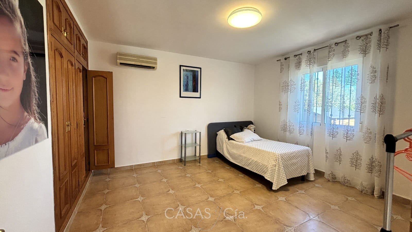 3 bedroom Villa for sale in Oliva with pool - € 310,000 (Ref: 9399944)