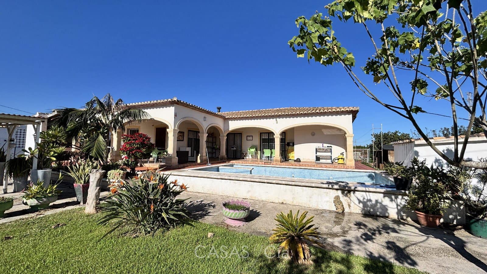 3 bedroom Villa for sale in Oliva with pool - € 310,000 (Ref: 9399944)