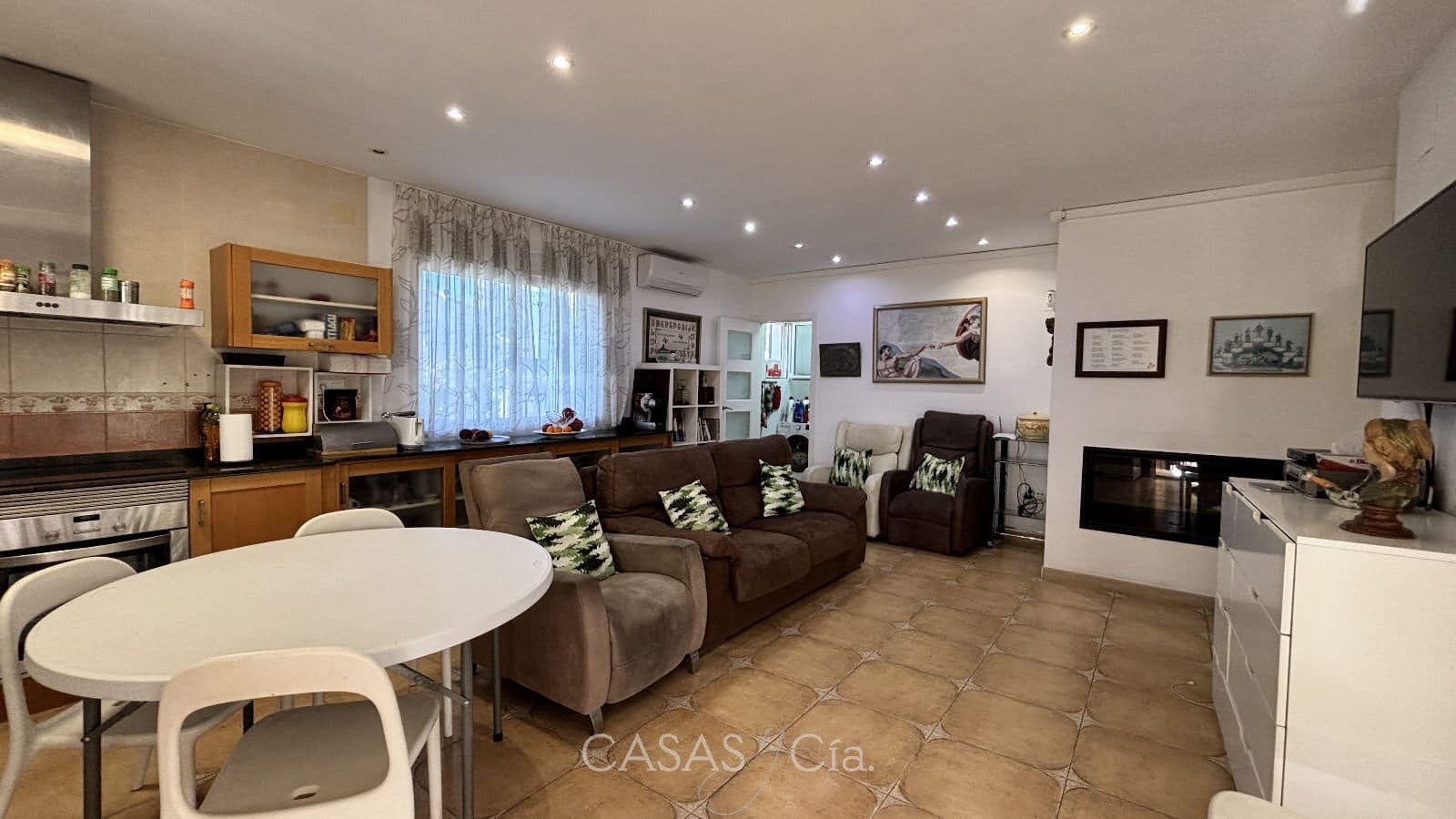 3 bedroom Villa for sale in Oliva with pool - € 310,000 (Ref: 9399944)