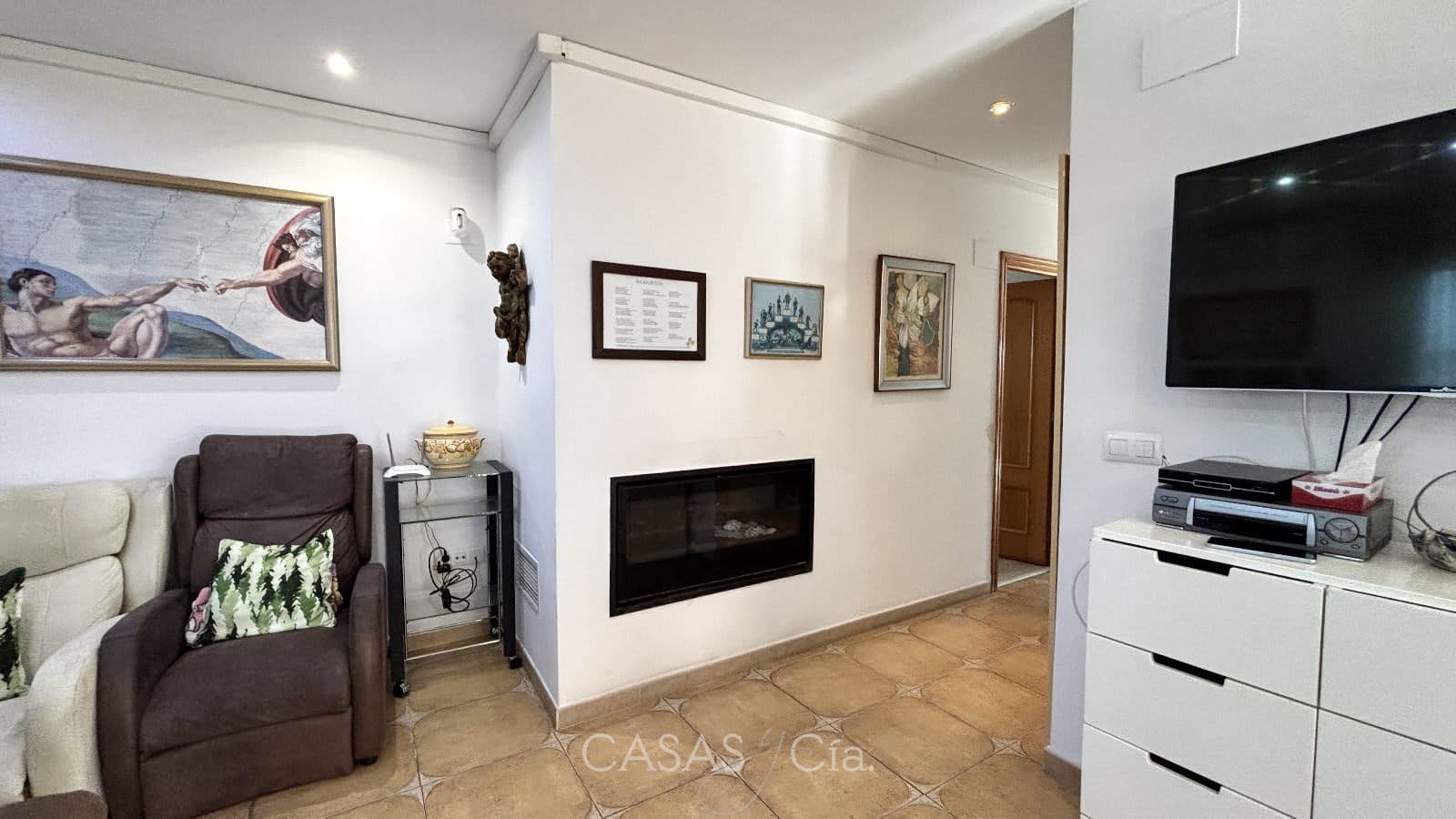 3 bedroom Villa for sale in Oliva with pool - € 310,000 (Ref: 9399944)