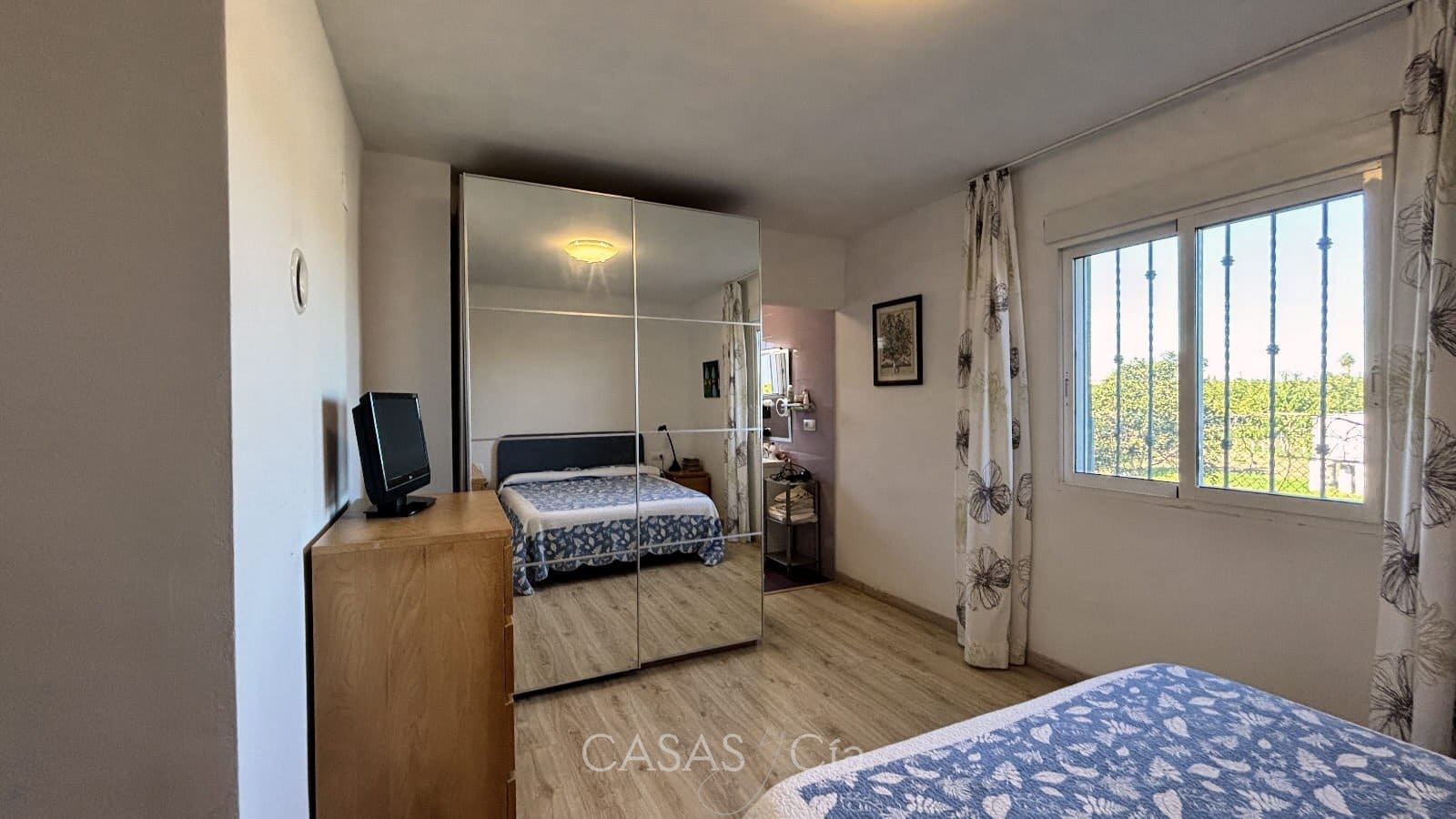 3 bedroom Villa for sale in Oliva with pool - € 310,000 (Ref: 9399944)