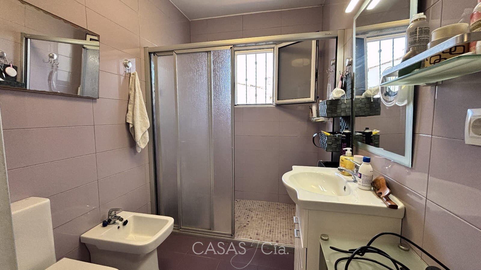 3 bedroom Villa for sale in Oliva with pool - € 310,000 (Ref: 9399944)