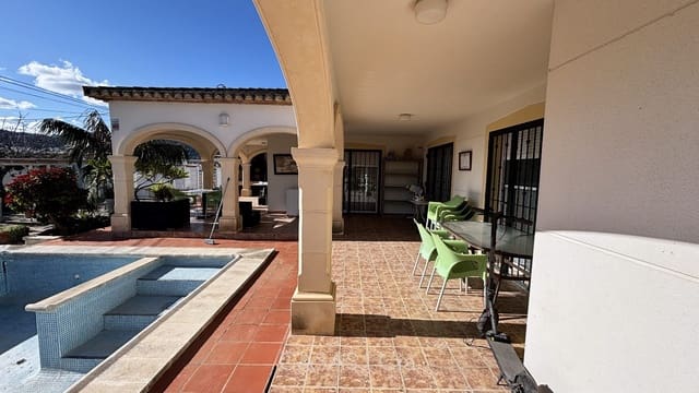 3 bedroom Villa for sale in Oliva with pool - € 310,000 (Ref: 9399944)