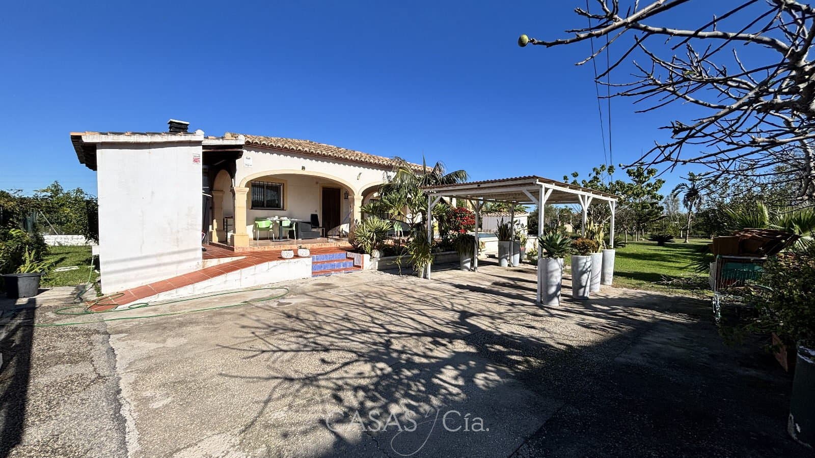 3 bedroom Villa for sale in Oliva with pool - € 310,000 (Ref: 9399944)