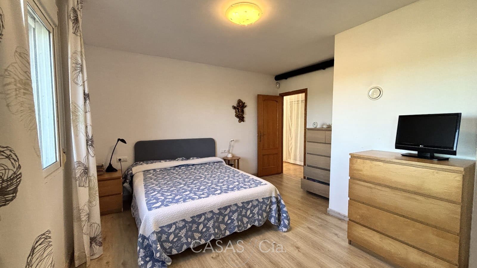 3 bedroom Villa for sale in Oliva with pool - € 310,000 (Ref: 9399944)