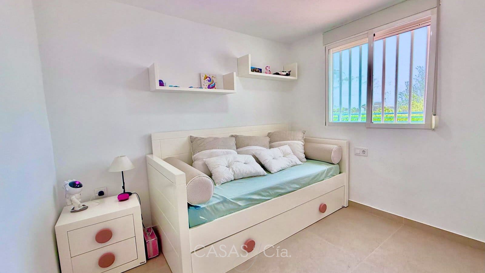 3 soverom Leilighet til salgs i Oliva med svømmebasseng garasje - € 330 000 (Ref: 9460676)