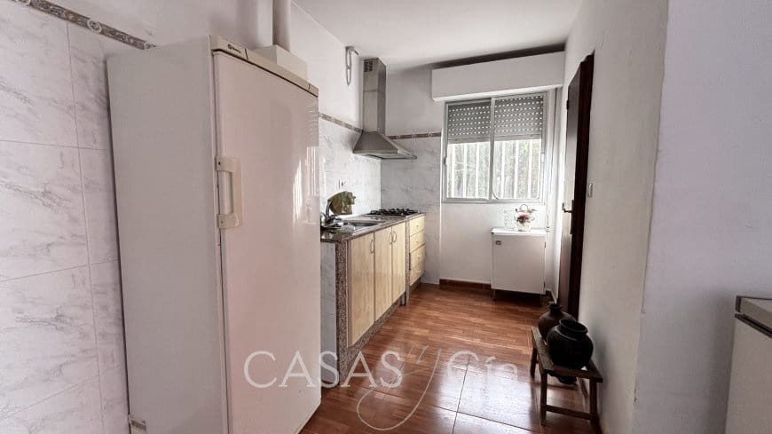 5 bedroom Villa for sale in Oliva with pool - € 320,000 (Ref: 9474456)