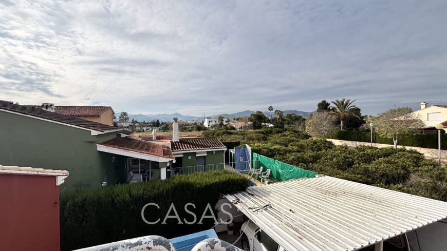 5 bedroom Villa for sale in Oliva with pool - € 320,000 (Ref: 9474456)