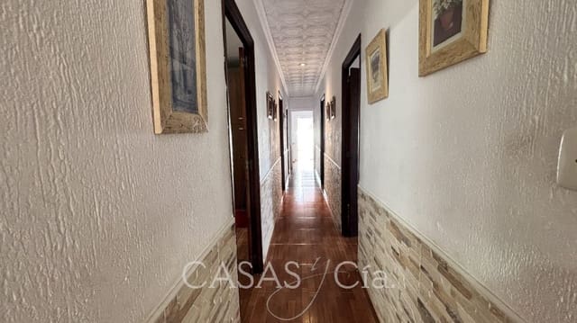 5 bedroom Villa for sale in Oliva with pool - € 320,000 (Ref: 9474456)