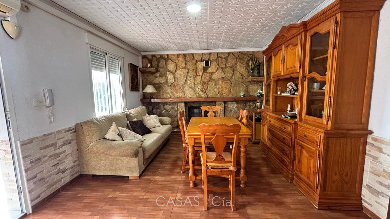 5 chambre Villa/Maison à vendre à Oliva avec piscine - 320 000 € (Ref: 9474456)
