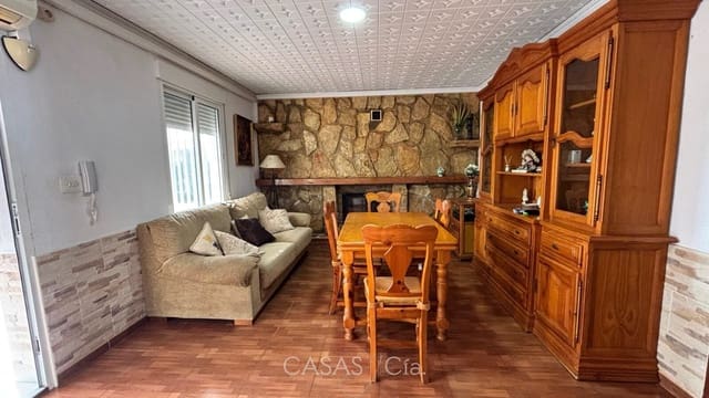 5 bedroom Villa for sale in Oliva with pool - € 320,000 (Ref: 9474456)
