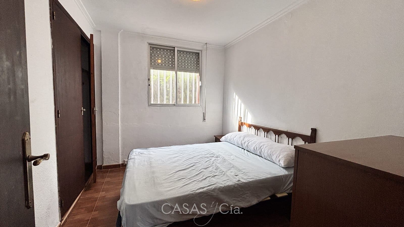 5 chambre Villa/Maison à vendre à Oliva avec piscine - 320 000 € (Ref: 9474456)