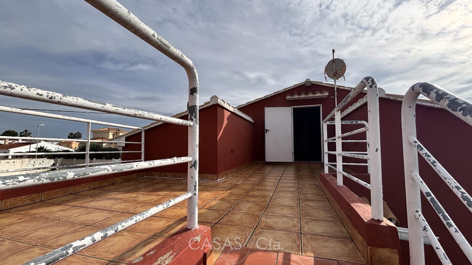 5 chambre Villa/Maison à vendre à Oliva avec piscine - 320 000 € (Ref: 9474456)