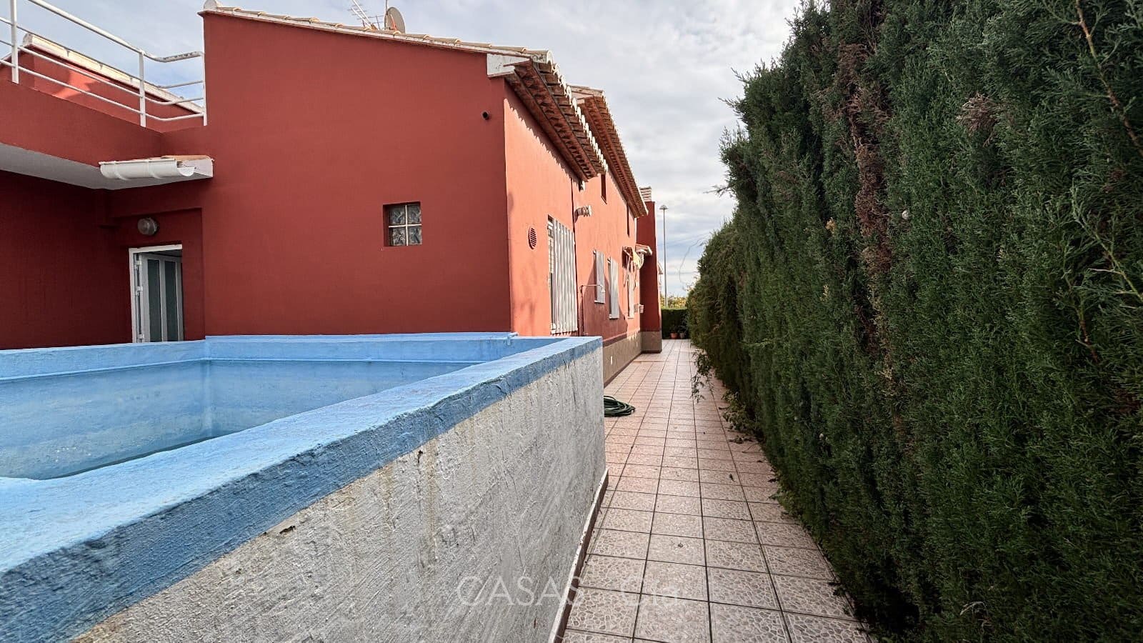 5 chambre Villa/Maison à vendre à Oliva avec piscine - 320 000 € (Ref: 9474456)