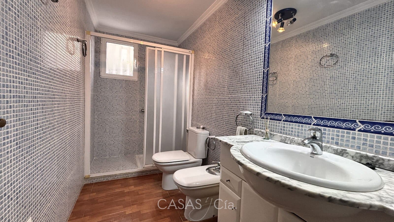 5 chambre Villa/Maison à vendre à Oliva avec piscine - 320 000 € (Ref: 9474456)