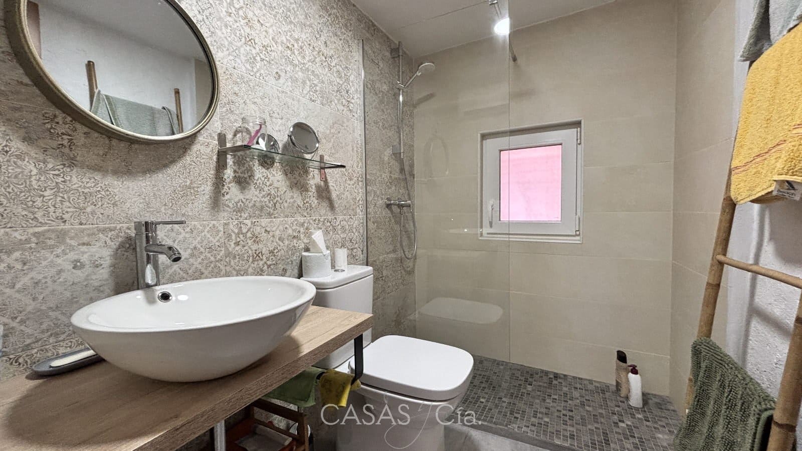 5 bedroom Townhouse for sale in Villalonga - € 230,000 (Ref: 9497785)