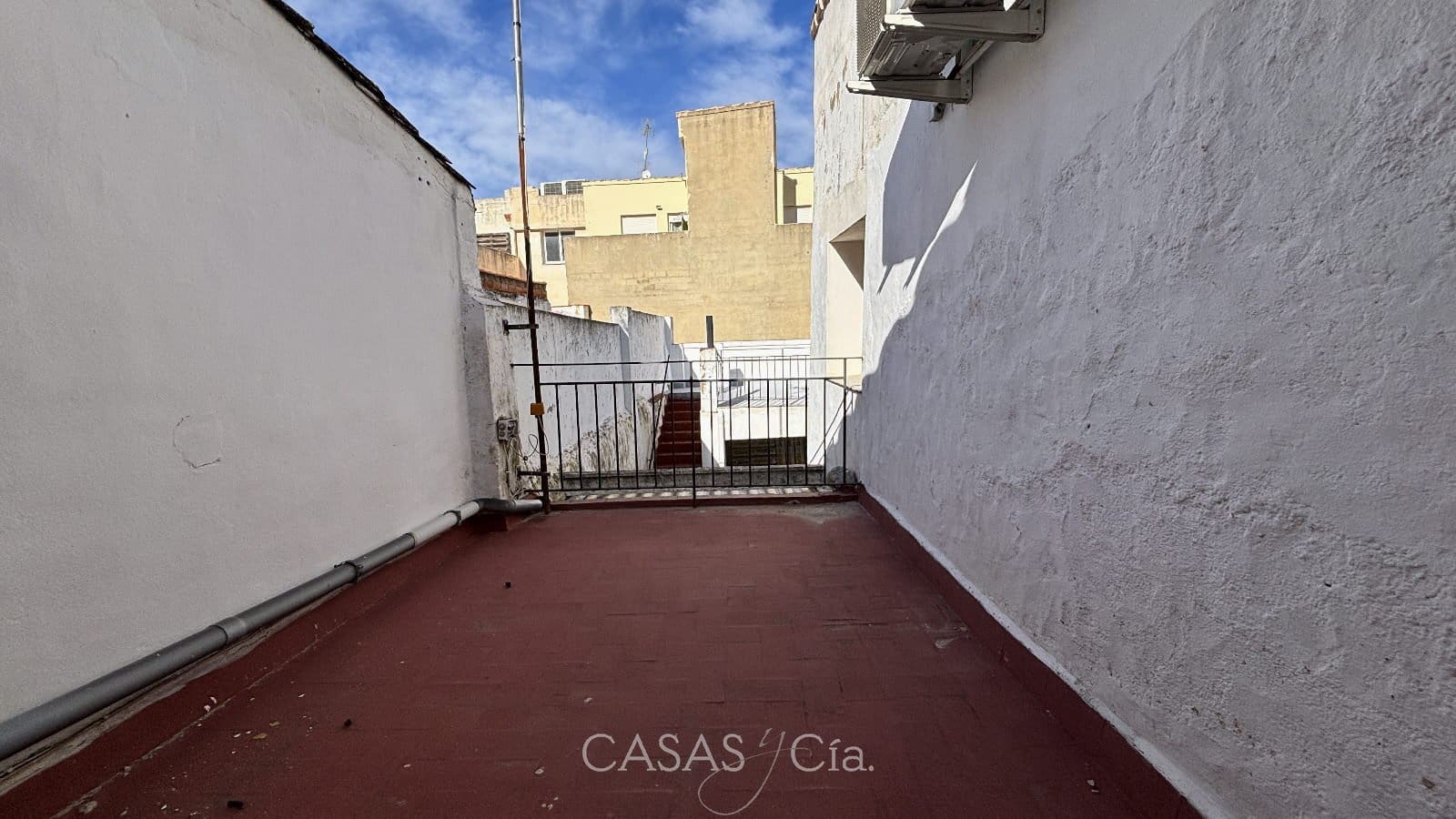 5 bedroom Townhouse for sale in Villalonga - € 230,000 (Ref: 9497785)