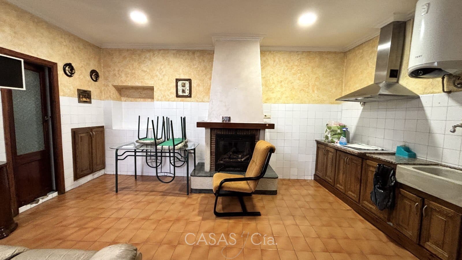 8 bedroom Townhouse for sale in Rafelcofer - € 249,950 (Ref: 9558773)