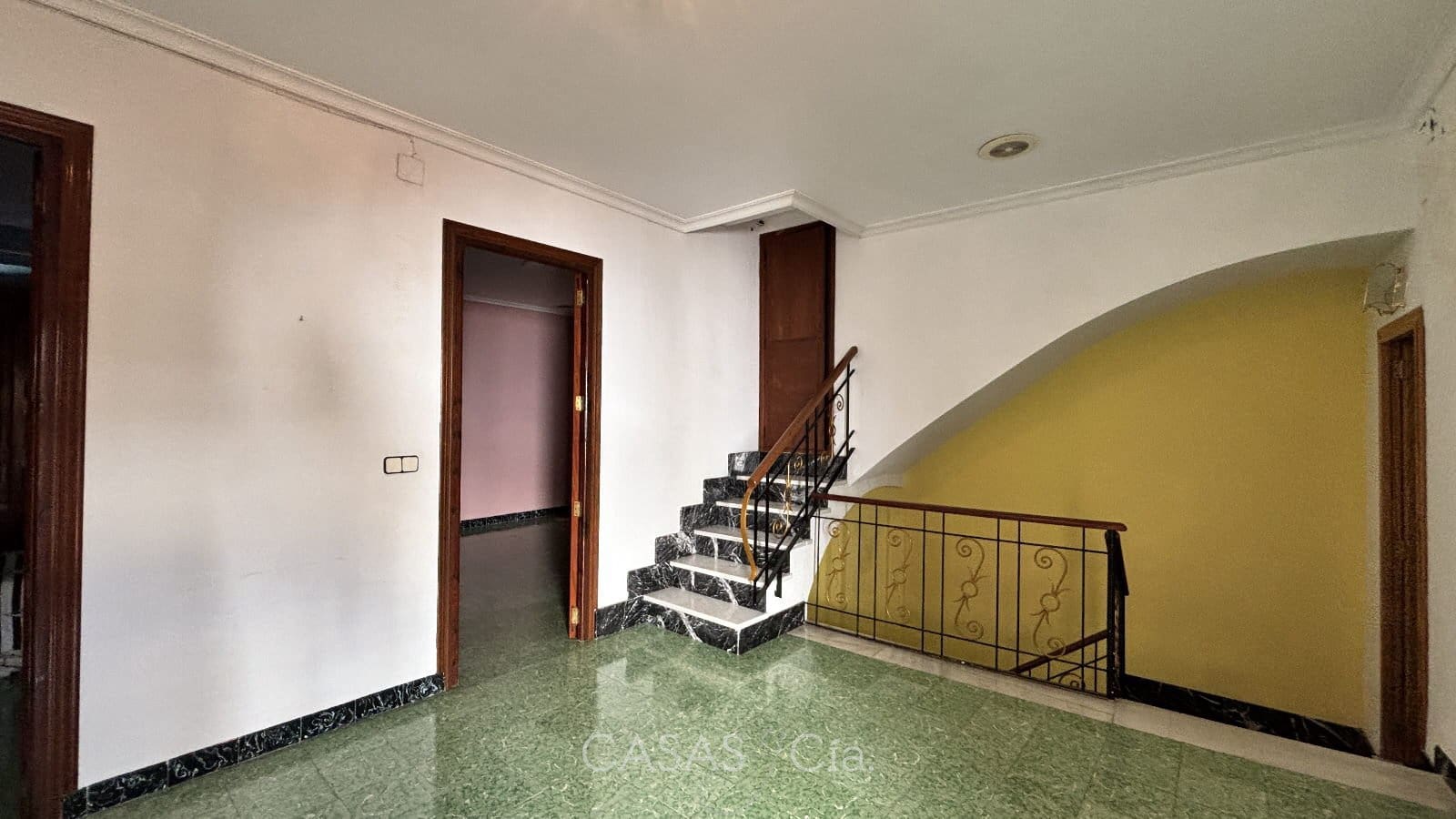 8 bedroom Townhouse for sale in Rafelcofer - € 249,950 (Ref: 9558773)