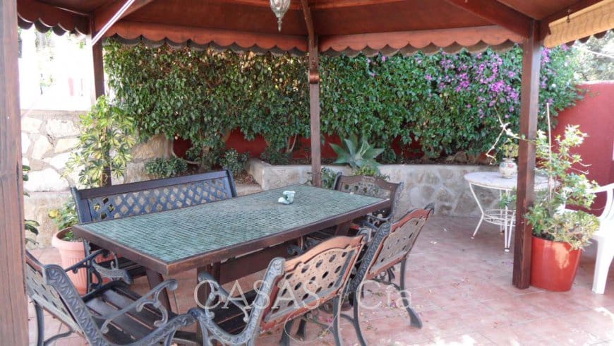 4 soveværelse Villa til salg i Oliva med swimmingpool - € 330.000 (Ref: 9628263)