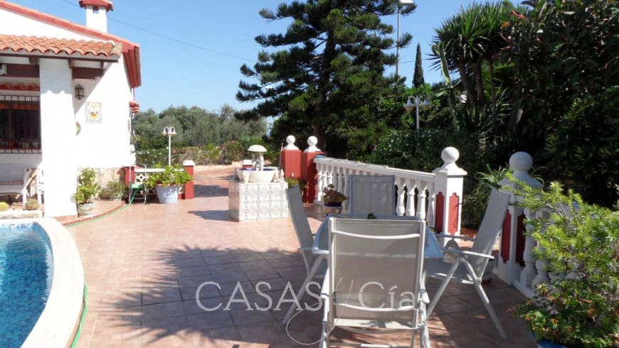 4 soveværelse Villa til salg i Oliva med swimmingpool - € 330.000 (Ref: 9628263)