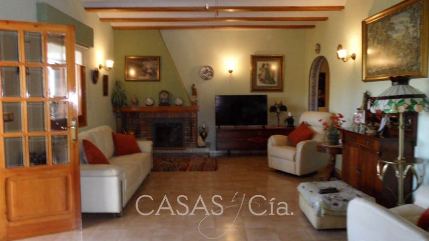 4 soveværelse Villa til salg i Oliva med swimmingpool - € 330.000 (Ref: 9628263)