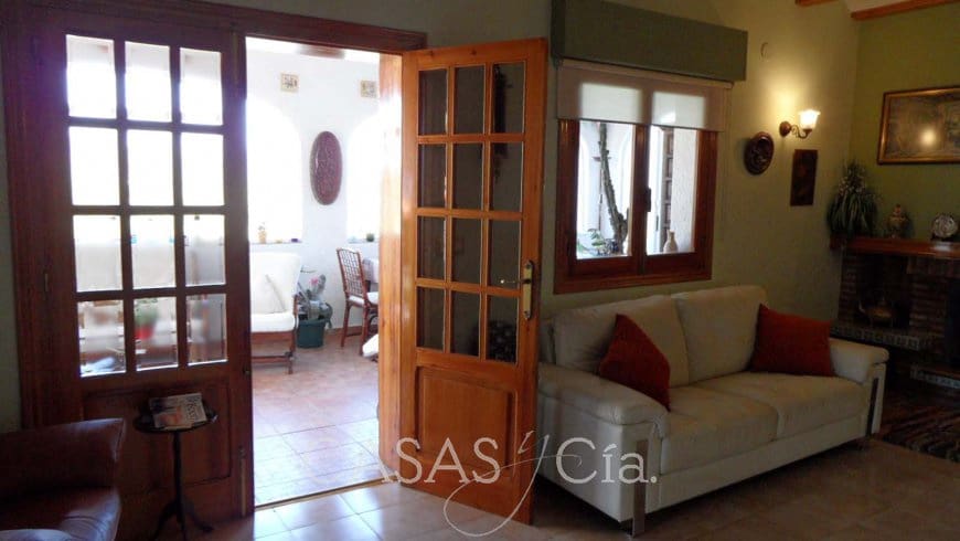 4 soveværelse Villa til salg i Oliva med swimmingpool - € 330.000 (Ref: 9628263)