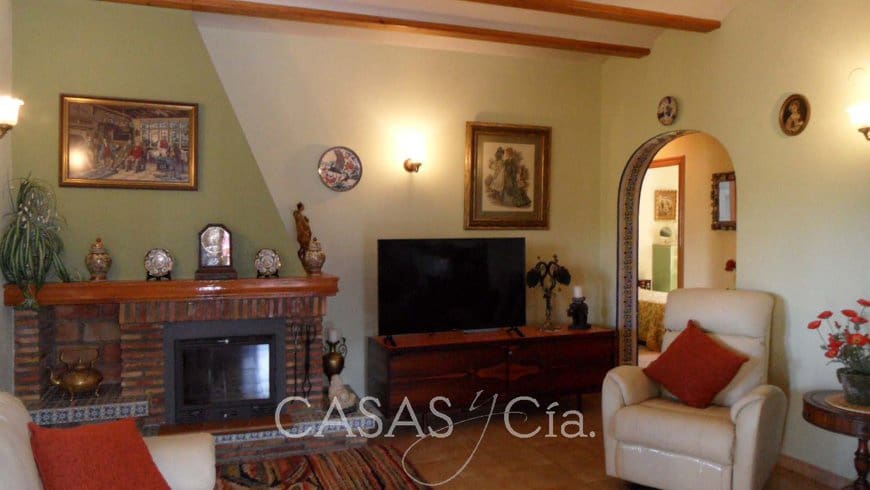 4 soveværelse Villa til salg i Oliva med swimmingpool - € 330.000 (Ref: 9628263)