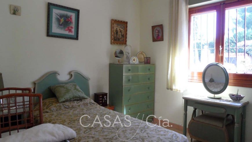 4 soveværelse Villa til salg i Oliva med swimmingpool - € 330.000 (Ref: 9628263)