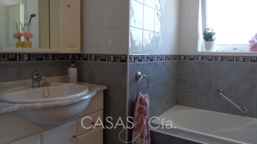 4 soveværelse Villa til salg i Oliva med swimmingpool - € 330.000 (Ref: 9628263)