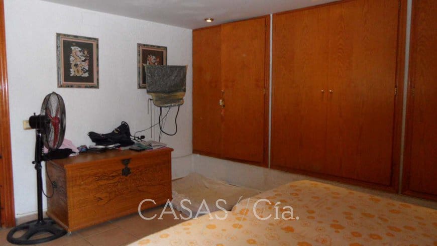 4 soveværelse Villa til salg i Oliva med swimmingpool - € 330.000 (Ref: 9628263)