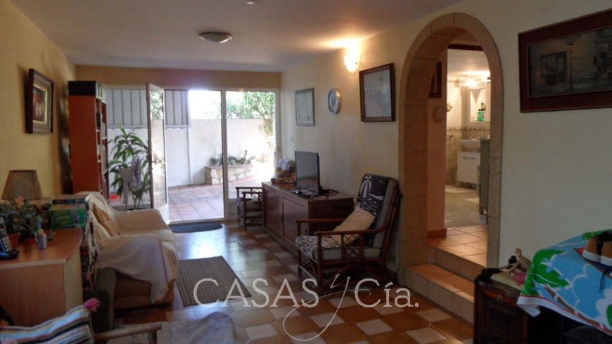 4 soveværelse Villa til salg i Oliva med swimmingpool - € 330.000 (Ref: 9628263)