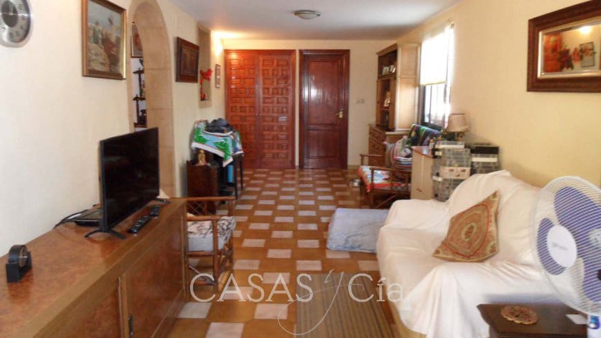 4 soveværelse Villa til salg i Oliva med swimmingpool - € 330.000 (Ref: 9628263)