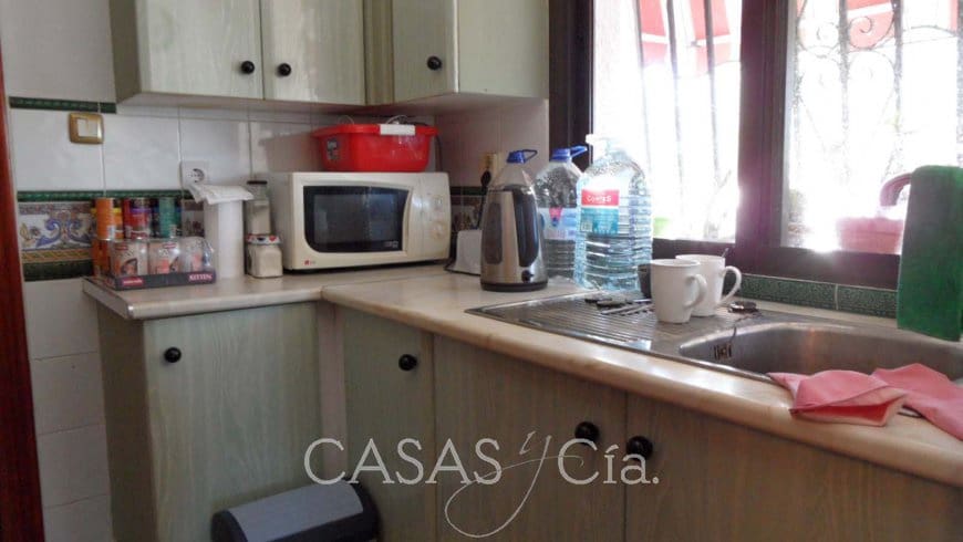 4 soveværelse Villa til salg i Oliva med swimmingpool - € 330.000 (Ref: 9628263)