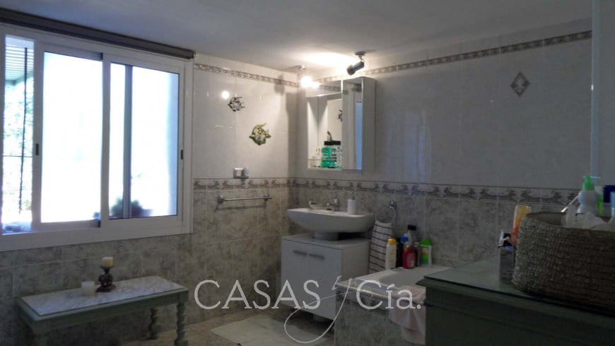 4 soveværelse Villa til salg i Oliva med swimmingpool - € 330.000 (Ref: 9628263)