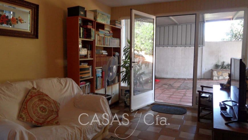 4 soveværelse Villa til salg i Oliva med swimmingpool - € 330.000 (Ref: 9628263)