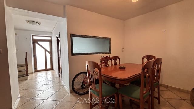 4 slaapkamer Huis te koop in Oliva met garage - € 199.000 (Ref: 9726904)