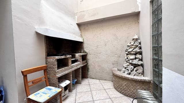 4 slaapkamer Huis te koop in Oliva met garage - € 199.000 (Ref: 9726904)