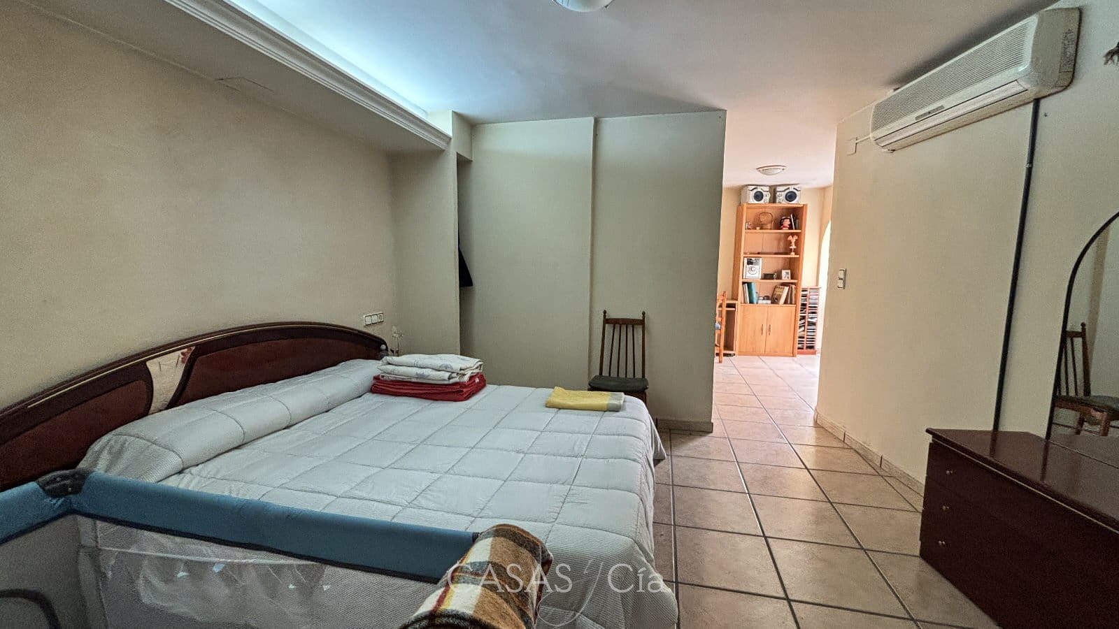 4 slaapkamer Huis te koop in Oliva met garage - € 199.000 (Ref: 9726904)