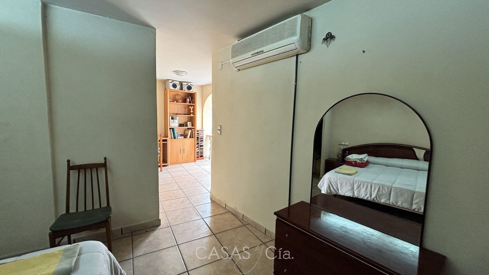 4 slaapkamer Huis te koop in Oliva met garage - € 199.000 (Ref: 9726904)